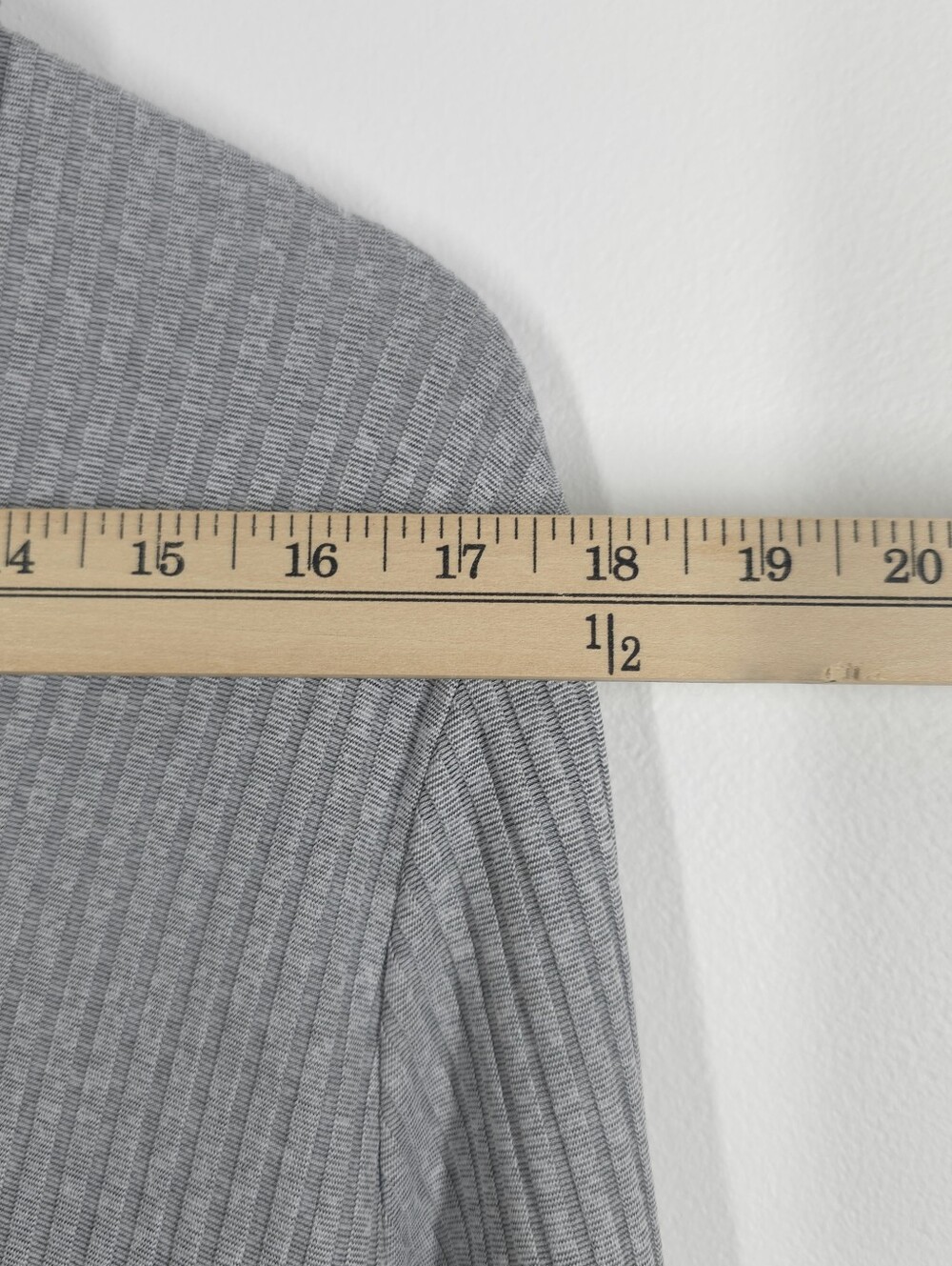 Calvin Klein Light Gray Ribbed Button-Front Shirt with Drawstring - Picture 5 of 6